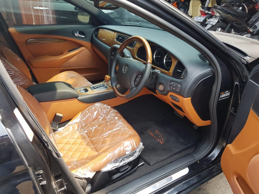 Tukang Jok Mobil di Jakarta